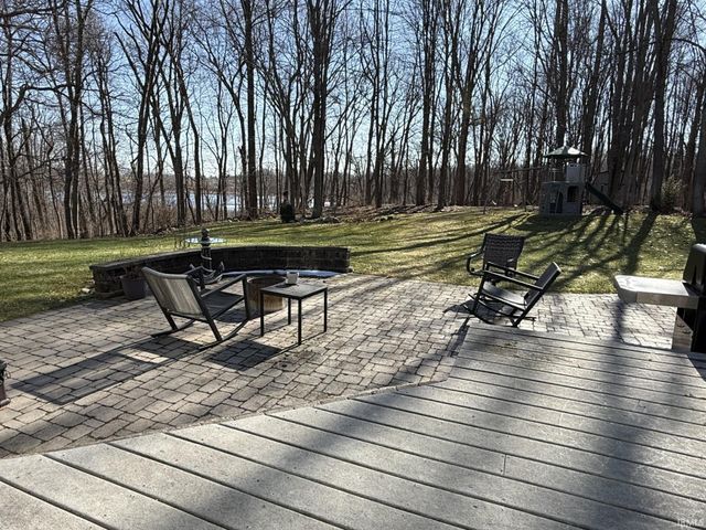 10070 Butternut Drive, Middlebury, IN 46540