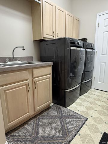 10070 Butternut Drive, Middlebury, IN 46540