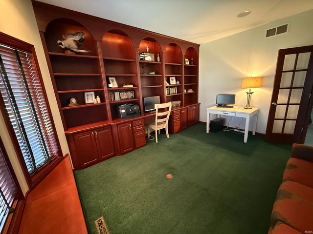 10070 Butternut Drive, Middlebury, IN 46540