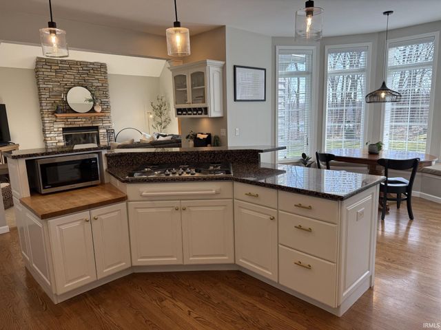 10070 Butternut Drive, Middlebury, IN 46540