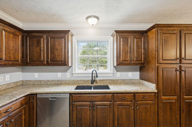 5453 Hillsboro Viola Rd, Manchester, TN 37355