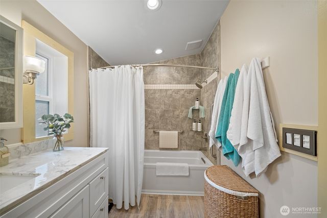 6605 Boston Harbor Road NE, Olympia, WA 98506