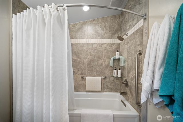 6605 Boston Harbor Road NE, Olympia, WA 98506