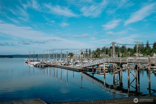 6605 Boston Harbor Road NE, Olympia, WA 98506