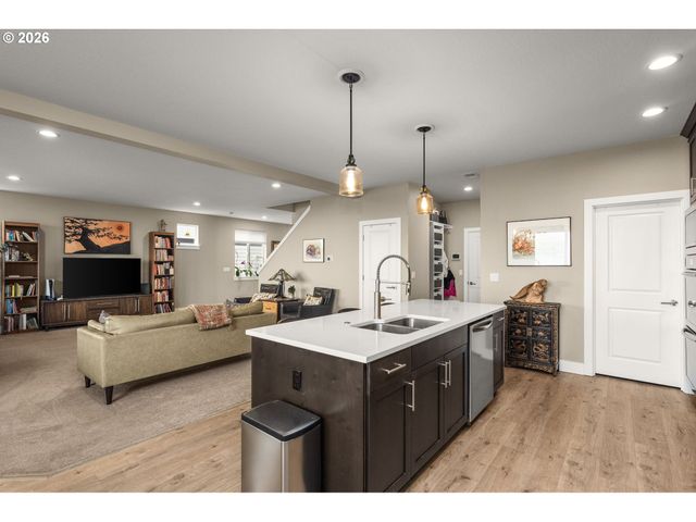 15144 Sw DEEPBROOK Ln, Portland, OR 97224