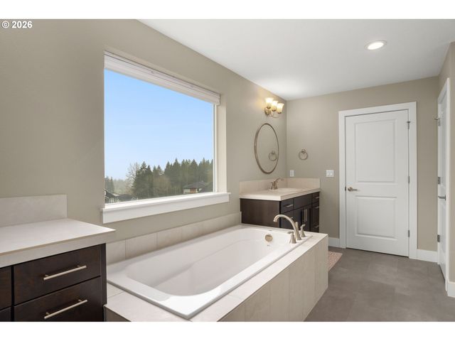 15144 Sw DEEPBROOK Ln, Portland, OR 97224