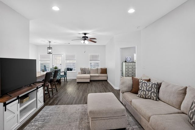 198 Towne Villas Drive, Jasper, GA 30143