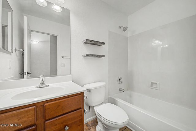 15745 W LATHAM Street, Goodyear, AZ 85338