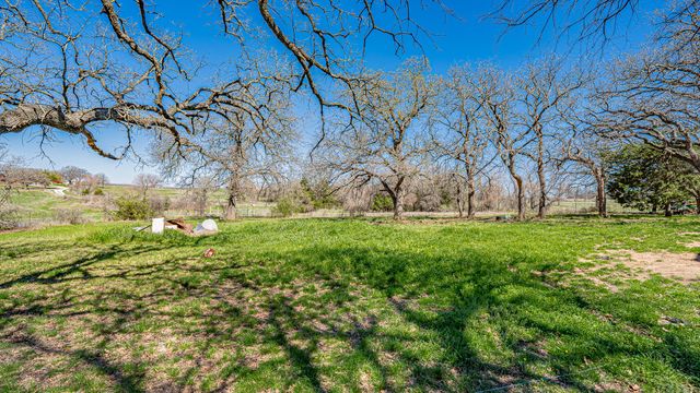 178 County Road 4372, Decatur, TX 76023