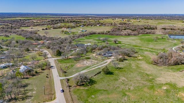 178 County Road 4372, Decatur, TX 76023