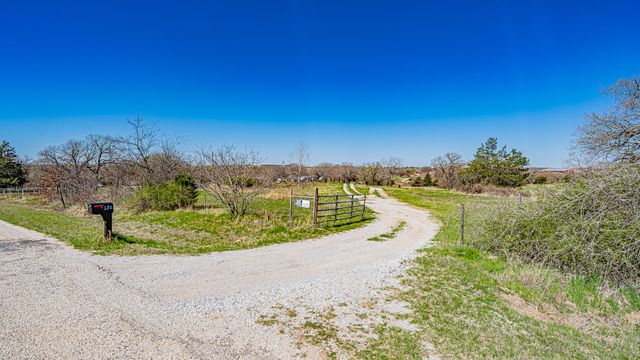 178 County Road 4372, Decatur, TX 76023