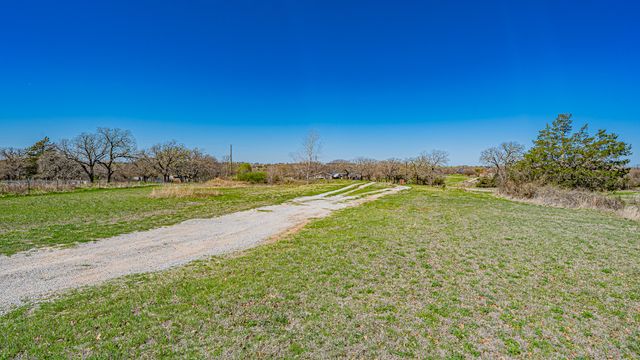 178 County Road 4372, Decatur, TX 76023