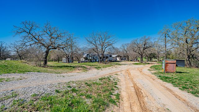 178 County Road 4372, Decatur, TX 76023