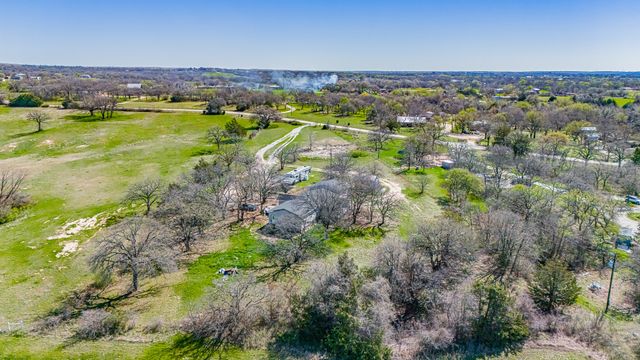 178 County Road 4372, Decatur, TX 76023