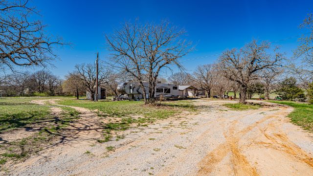 178 County Road 4372, Decatur, TX 76023
