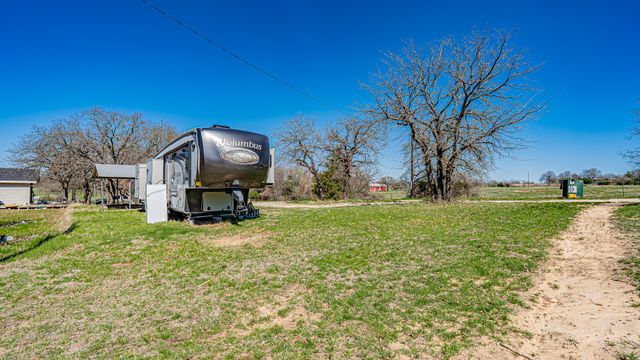 178 County Road 4372, Decatur, TX 76023