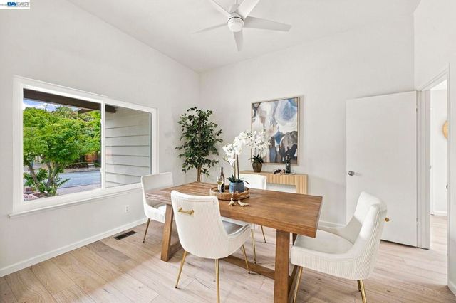 801 Lippert Ave, Fremont, CA 94539