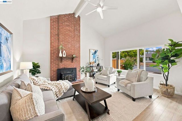801 Lippert Ave, Fremont, CA 94539