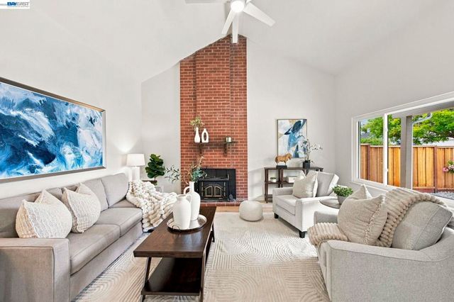 801 Lippert Ave, Fremont, CA 94539