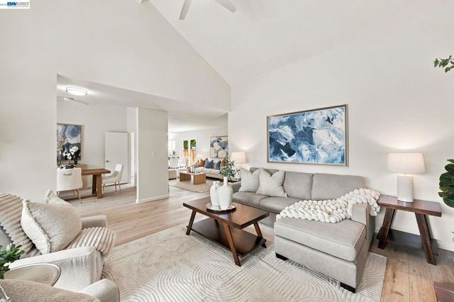 801 Lippert Ave, Fremont, CA 94539