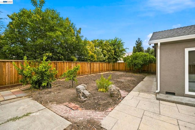 801 Lippert Ave, Fremont, CA 94539