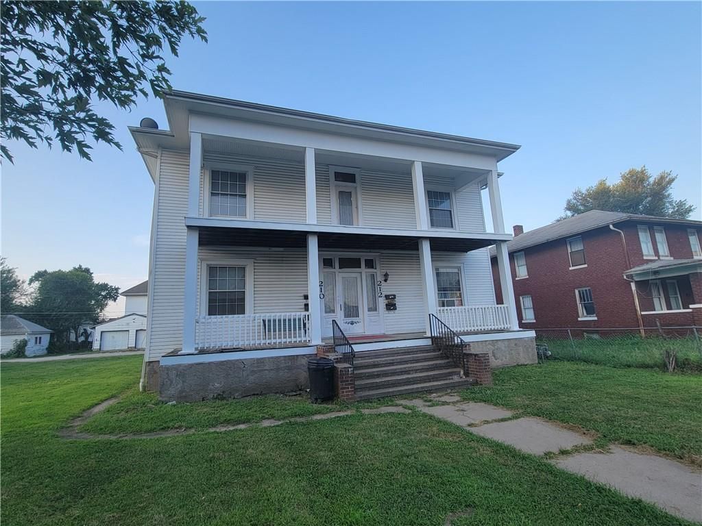 210 Illinois Avenue, St Joseph, MO 64504