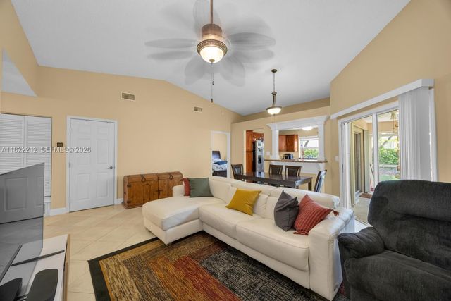 470 SE 21st Lane, Homestead, FL 33033