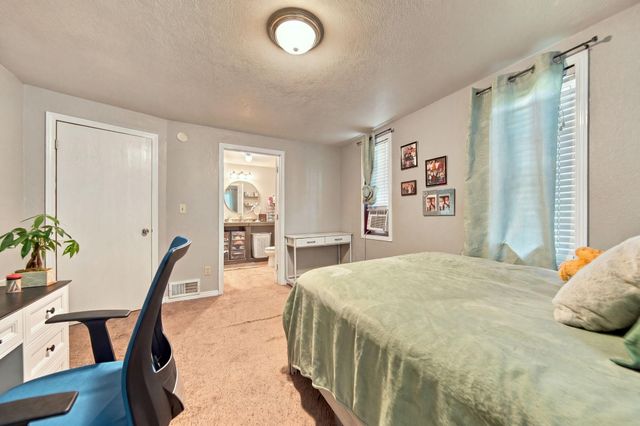 204 Acker Street E, Saint Paul, MN 55117