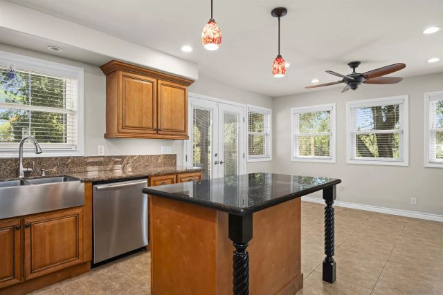 885 Eldorado Drive, Escondido, CA 92025