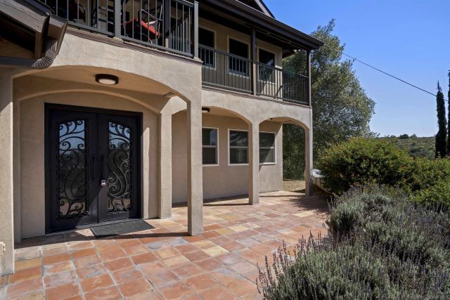885 Eldorado Drive, Escondido, CA 92025