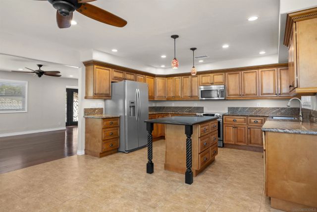 885 Eldorado Drive, Escondido, CA 92025