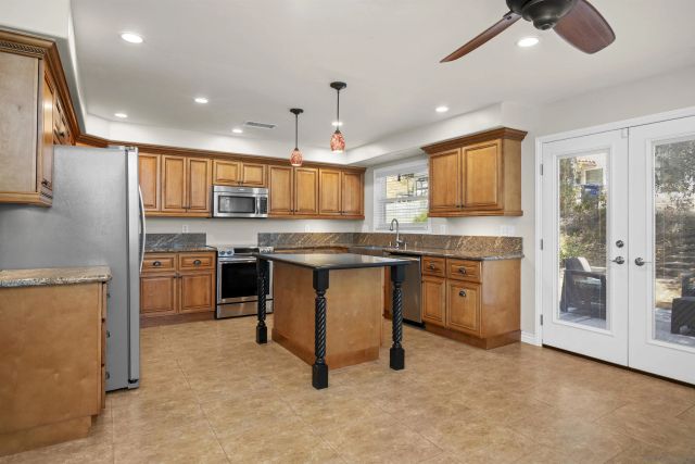 885 Eldorado Drive, Escondido, CA 92025
