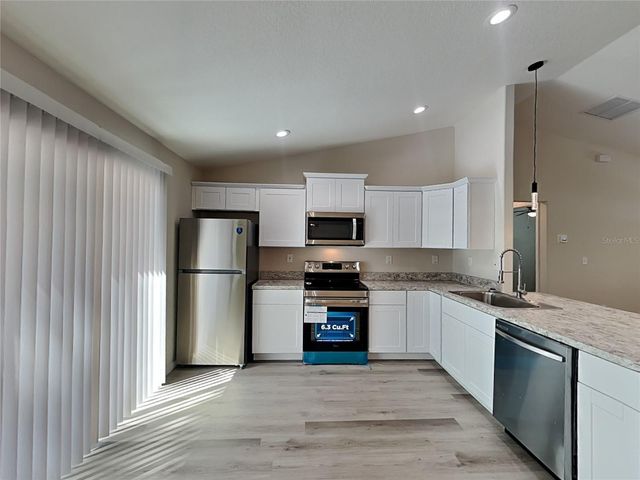 27 PINE CIRCLE, Ocala, FL 34472