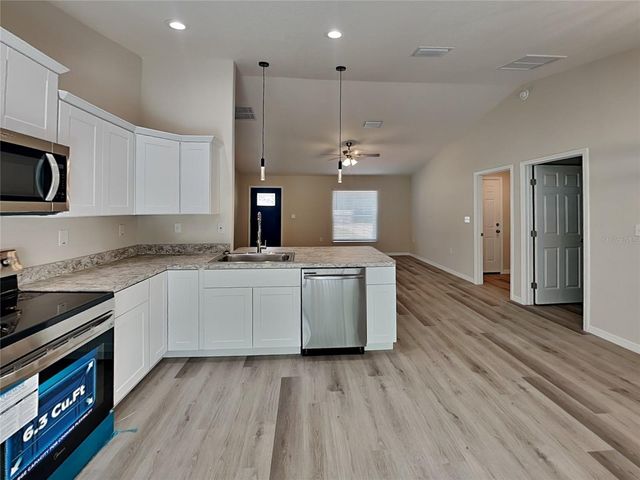 27 PINE CIRCLE, Ocala, FL 34472