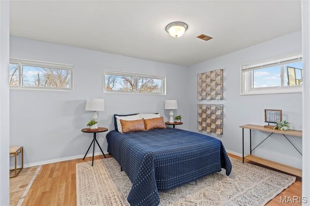 5520 Holborn Drive, Normandy, MO 63121