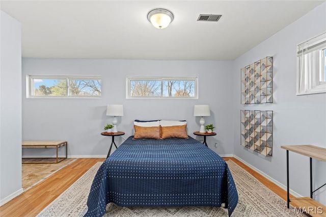 5520 Holborn Drive, Normandy, MO 63121