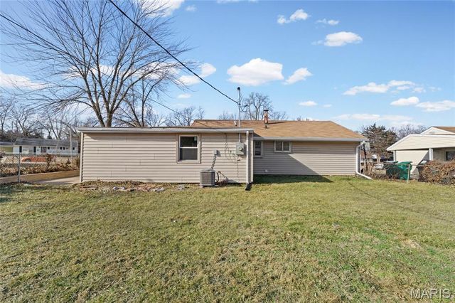5520 Holborn Drive, Normandy, MO 63121