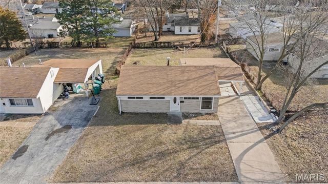 5520 Holborn Drive, Normandy, MO 63121