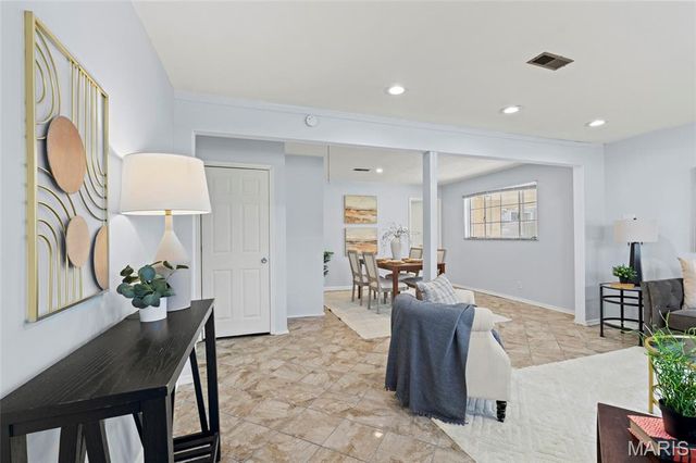 5520 Holborn Drive, Normandy, MO 63121