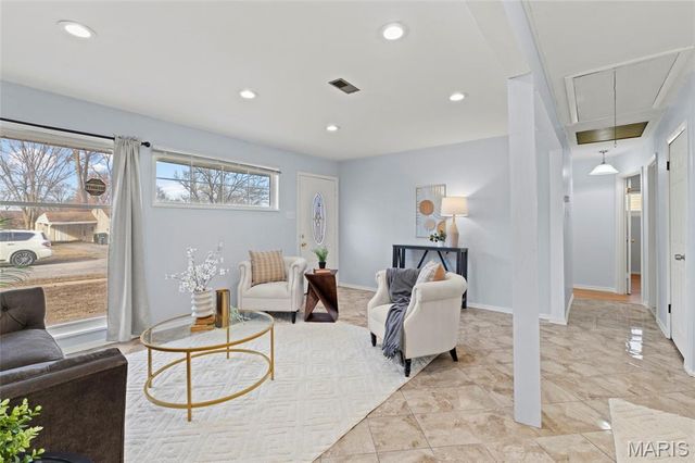 5520 Holborn Drive, Normandy, MO 63121