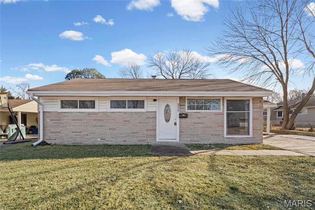 5520 Holborn Drive, Normandy, MO 63121