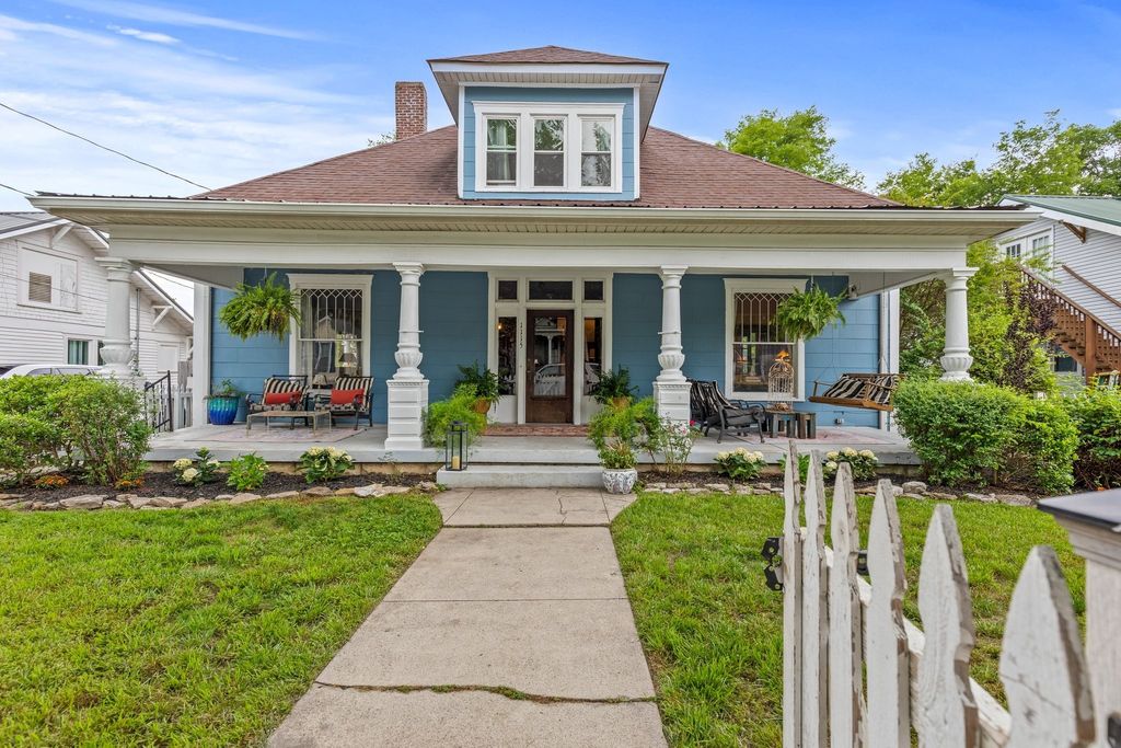 1115 S High St, Columbia, TN 38401