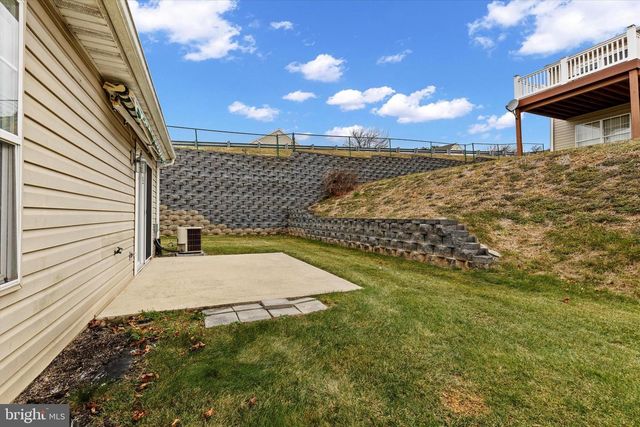 218 EQUINE CV, Red Lion, PA 17356