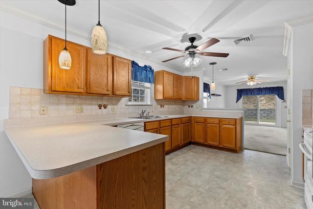 218 EQUINE CV, Red Lion, PA 17356