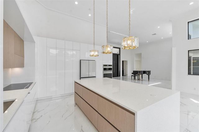 410 Sabal Way, Weston, FL 33326