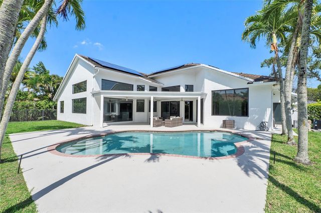 410 Sabal Way, Weston, FL 33326