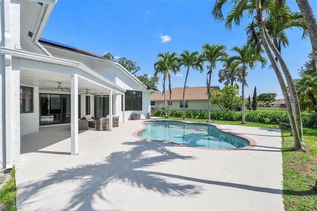 410 Sabal Way, Weston, FL 33326
