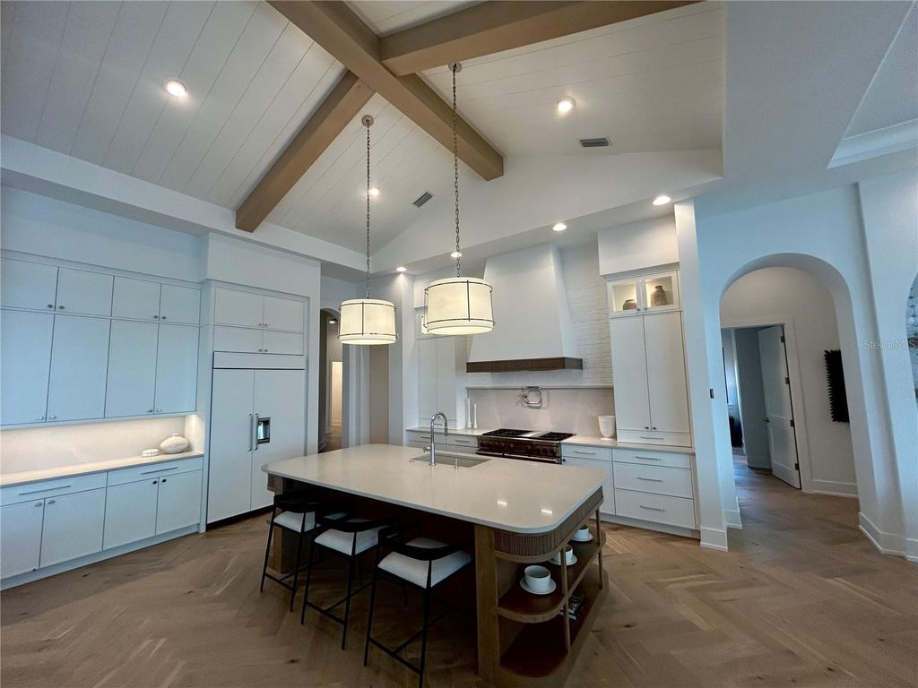 Image 5 of property listing at 258 CRYSTAL WATERS DRIVE, Sarasota, FL 34240