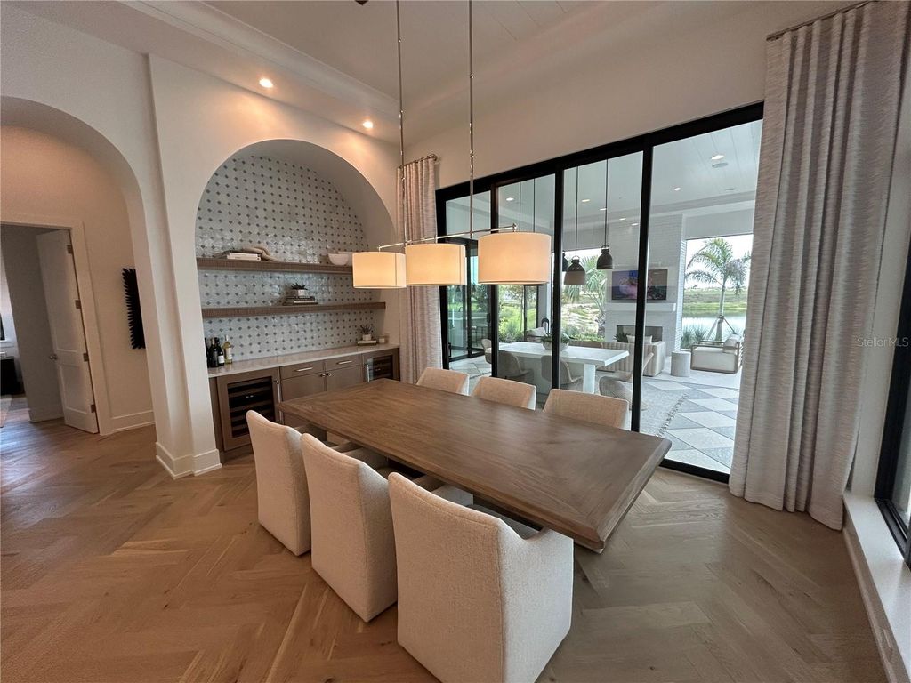 Image 8 of property listing at 258 CRYSTAL WATERS DRIVE, Sarasota, FL 34240