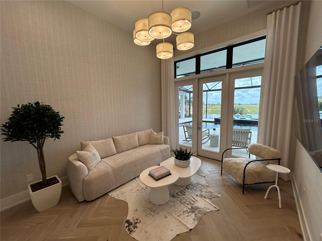 Image 9 of property listing at 258 CRYSTAL WATERS DRIVE, Sarasota, FL 34240